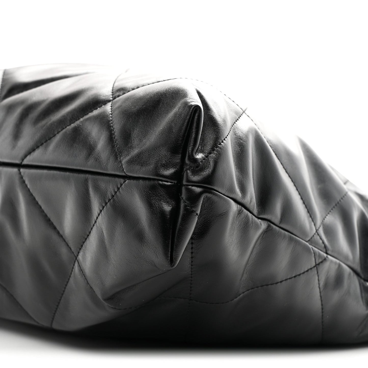 Shiny Calfskin Quilted Chanel 22 Black