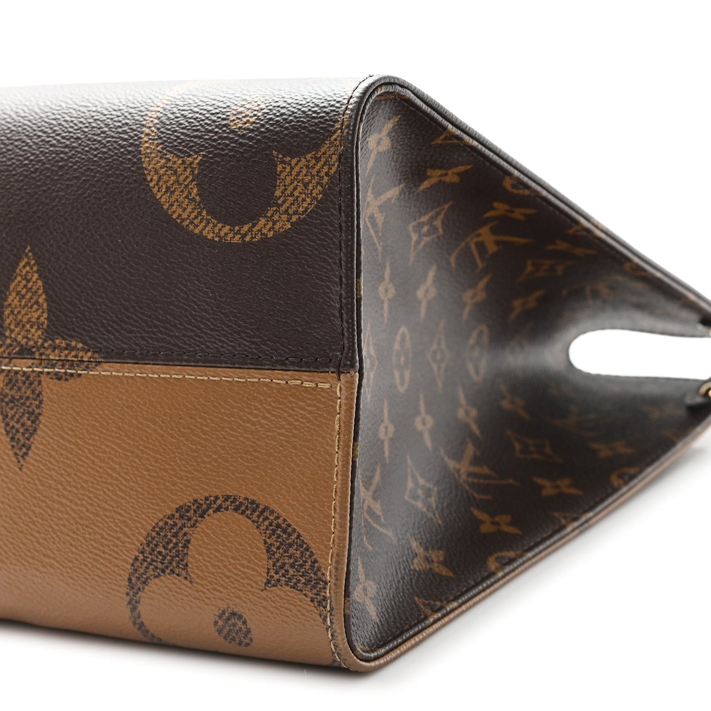 Reverse Monogram Giant Onthego MM