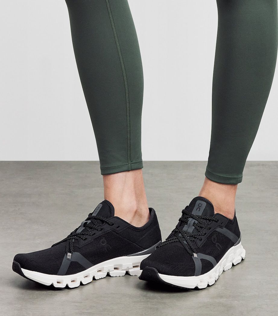ON Cloud X 4 AD ‘Black and whiteâ€?