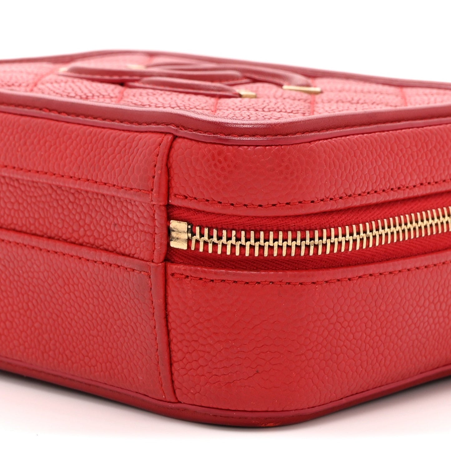 Caviar Quilted Small CC Filigree Vanity Case Red
