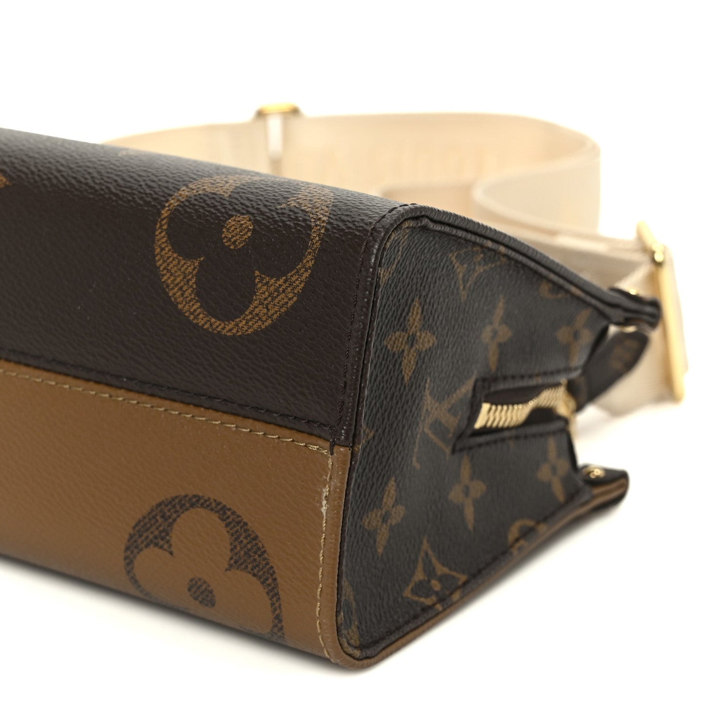 Reverse Monogram Giant OnTheGo East West