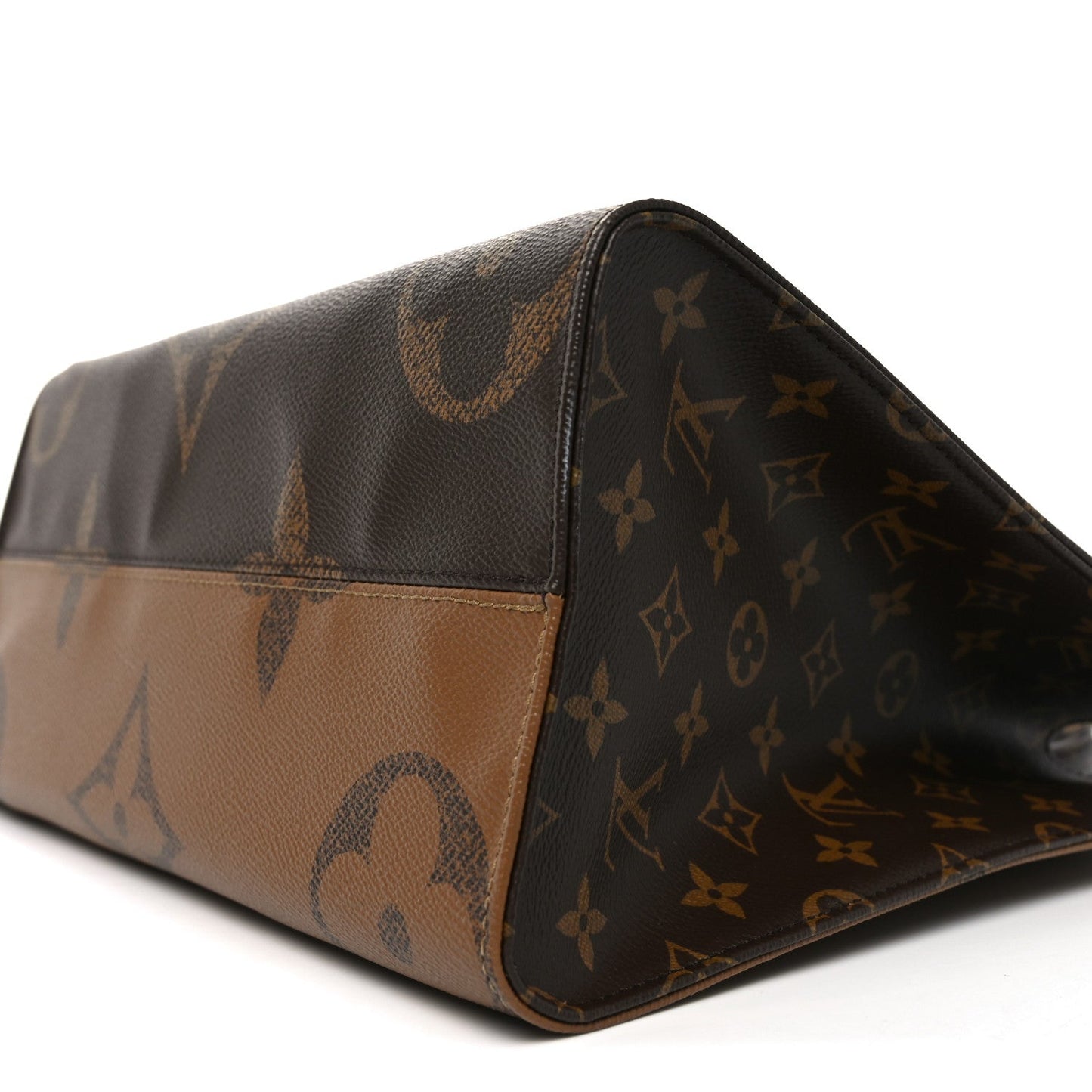 Reverse Monogram Giant Onthego MM