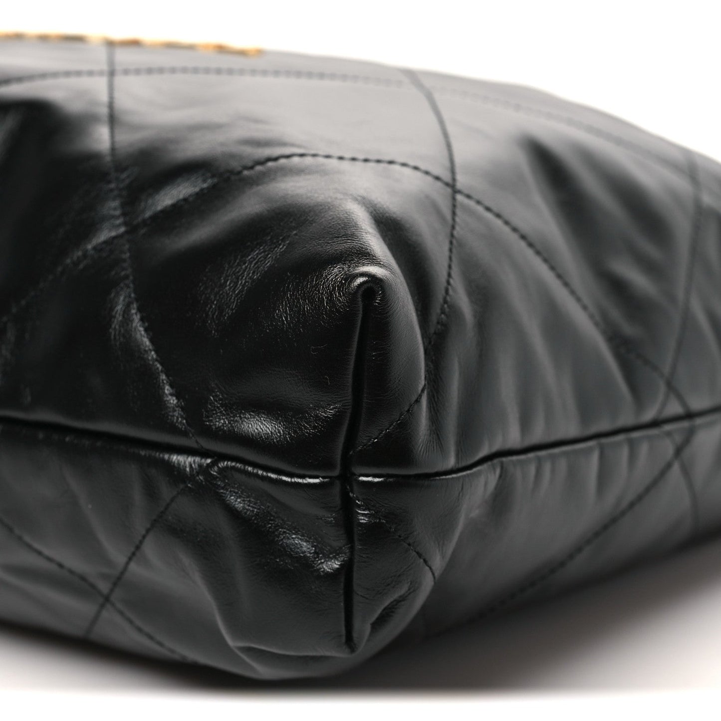 Shiny Calfskin Quilted Chanel 22 Black