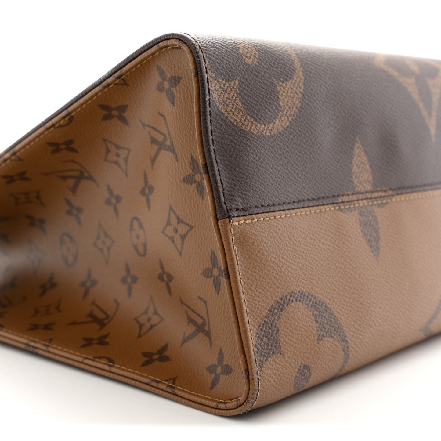 Reverse Monogram Giant Onthego MM