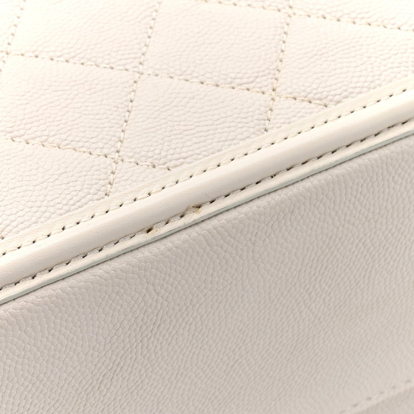 Caviar Quilted Large CC Filigree Vanity Case White