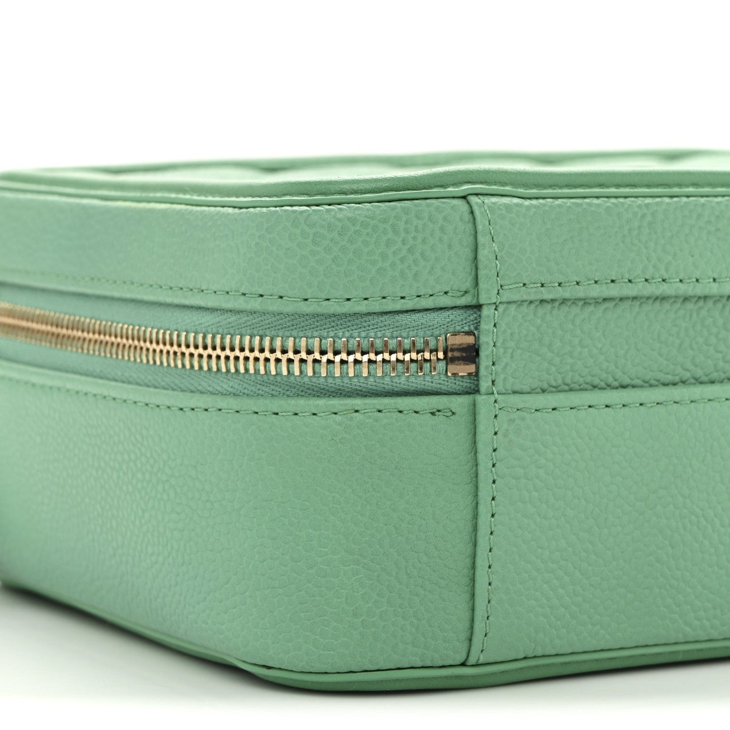 Caviar Quilted Medium CC Filigree Vanity Case Green
