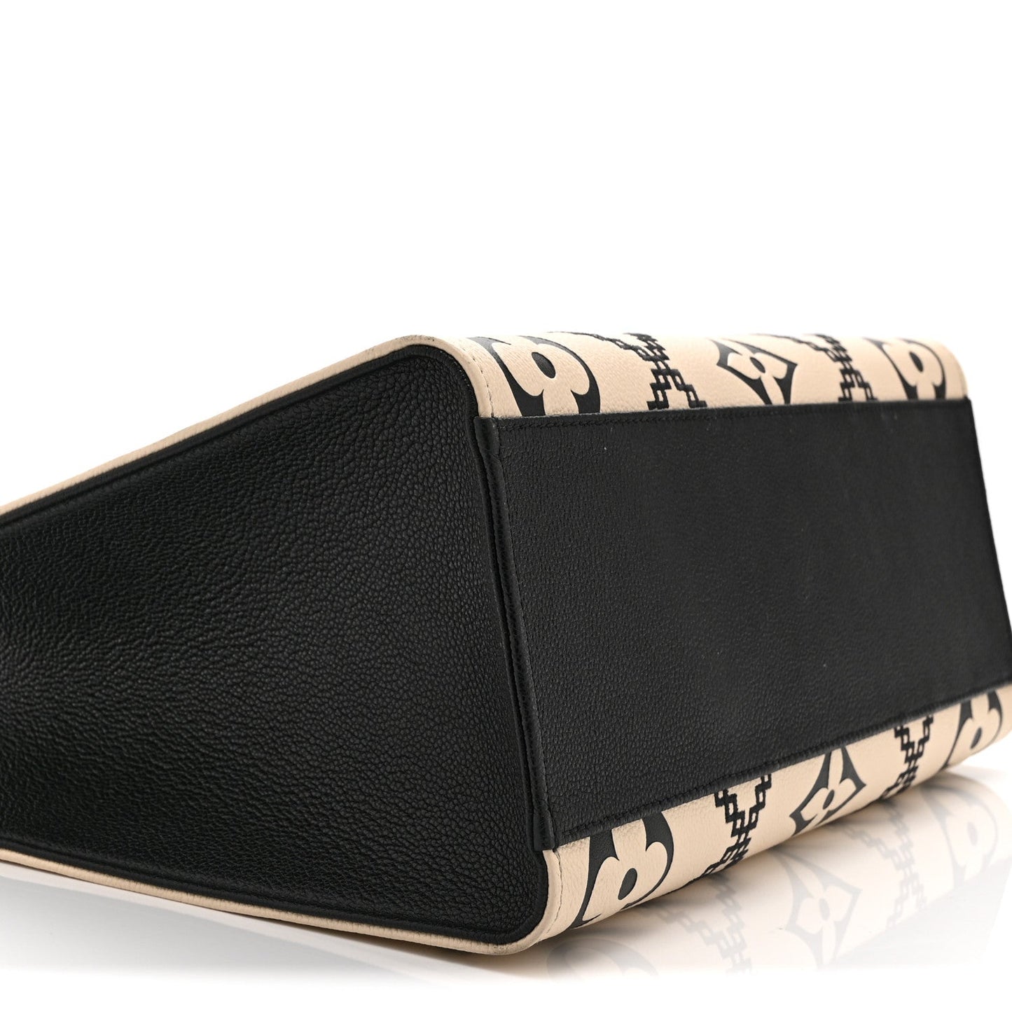 Empreinte Monogram Giant Broderies Onthego MM Cream Black