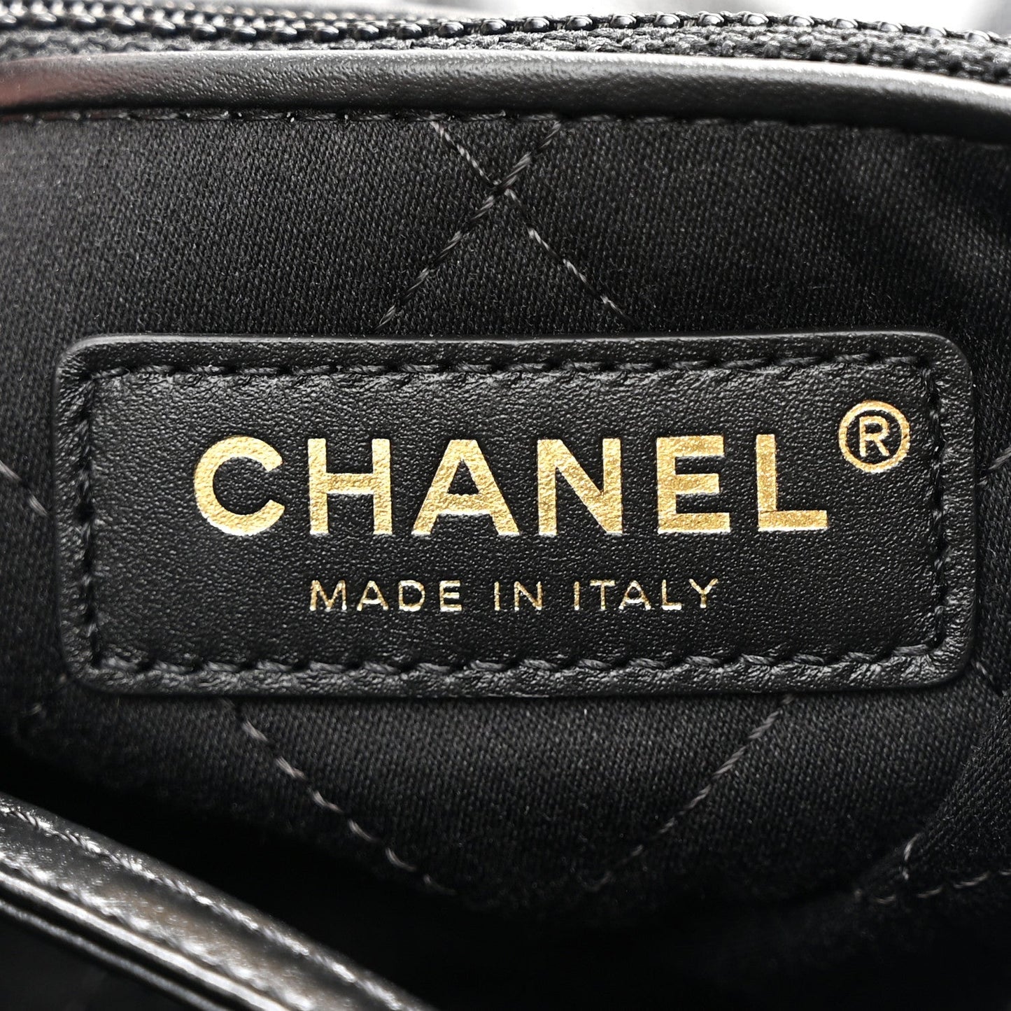 Shiny Calfskin Quilted Chanel 22 Black