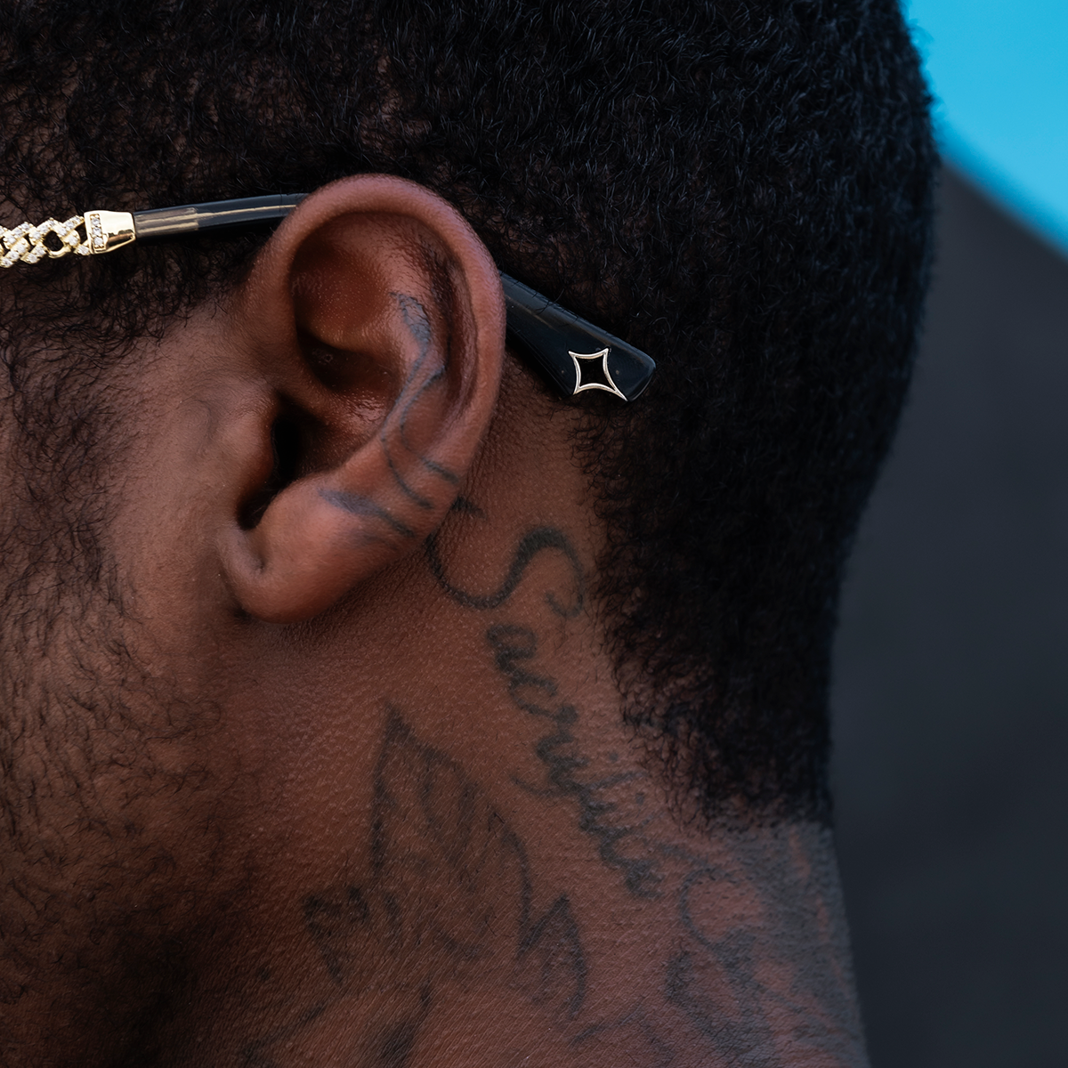 The Grove Sunglasses in Yellow Gold with Sunglass Chain