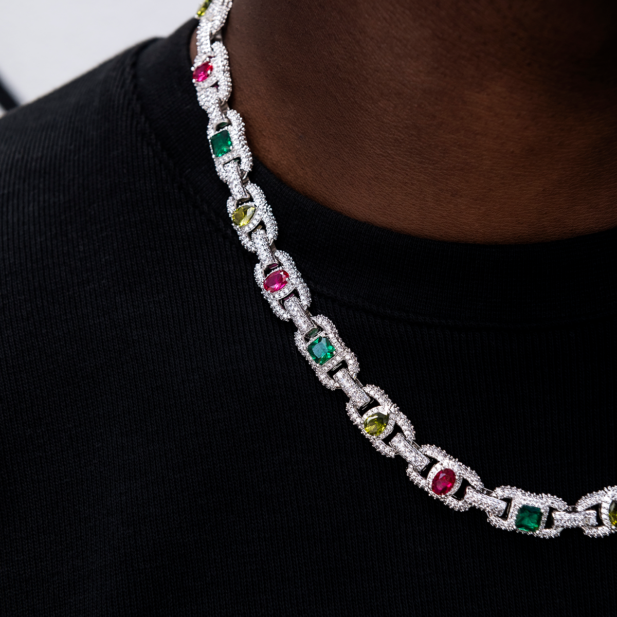 Diamond Multicolor Cluster Mariner Chain in White Gold