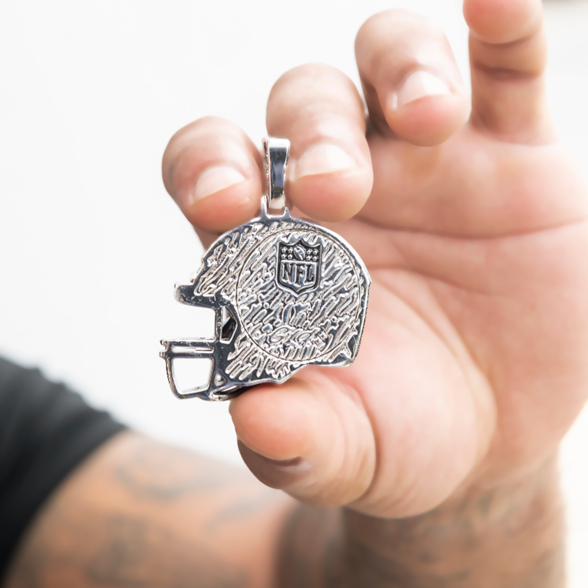 2025 Philadelphia Eagles Team Helmet Pendant - White Gold
