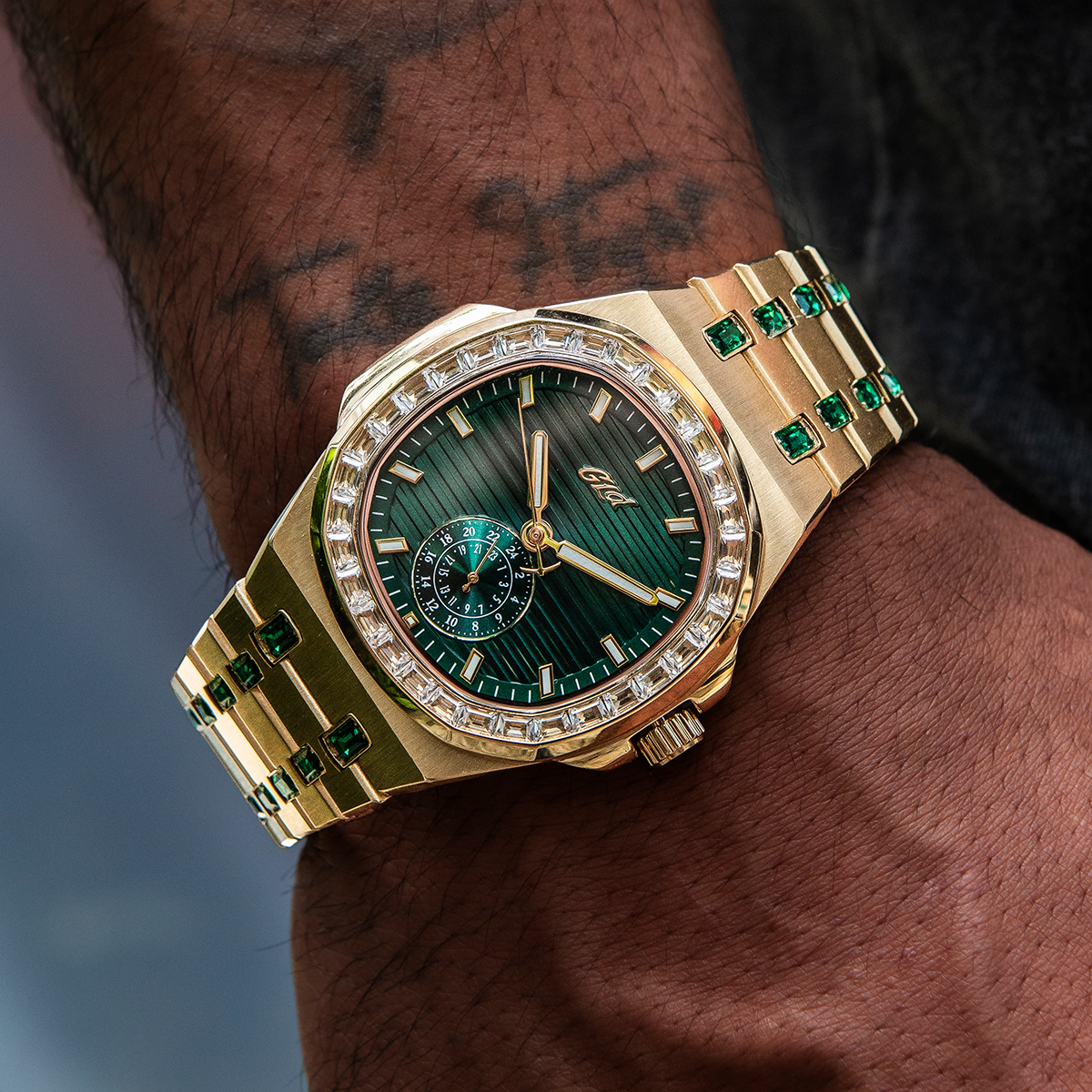 39MM Visionary Iced Emerald Stone Band Watch - Yellow Gold