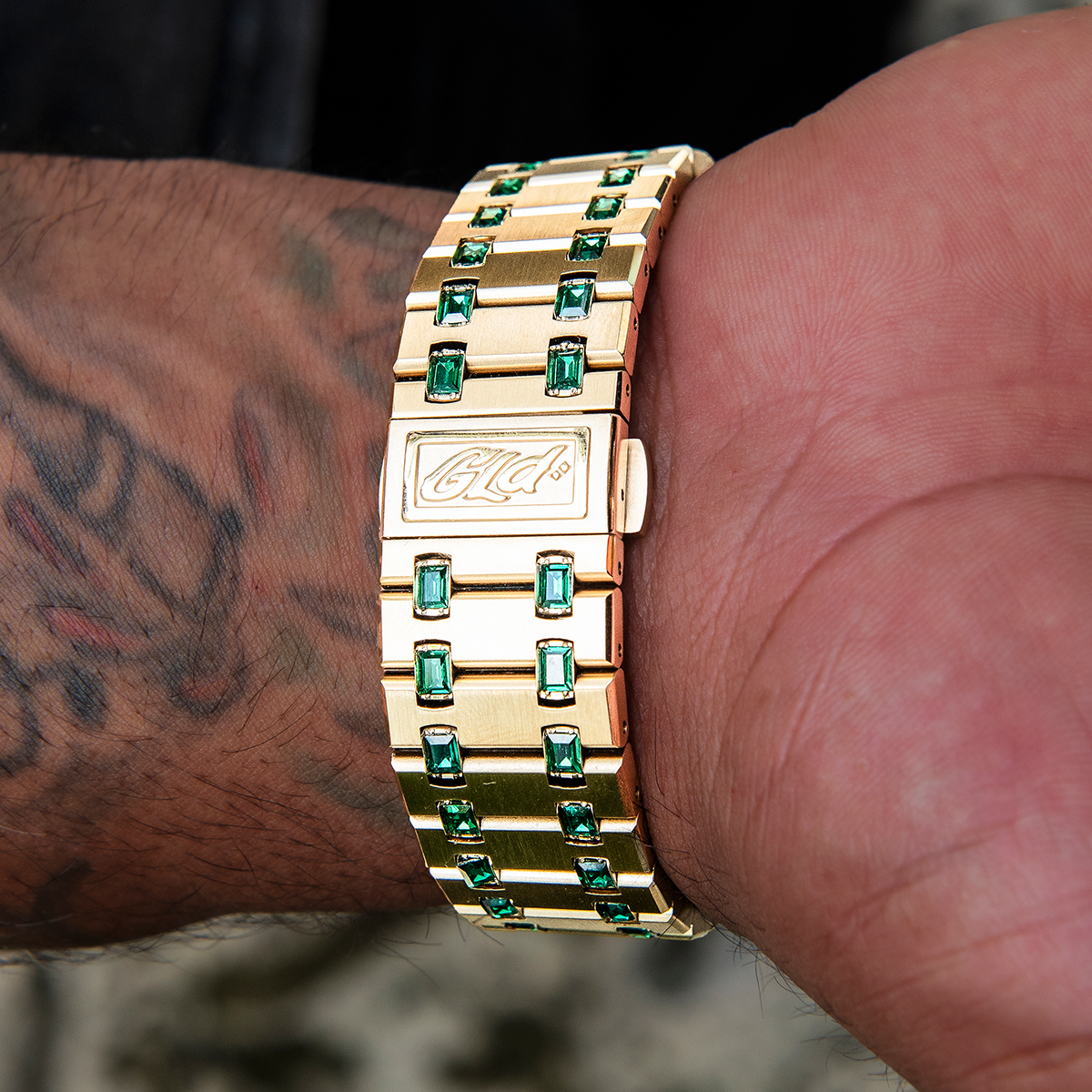 39MM Visionary Iced Emerald Stone Band Watch - Yellow Gold