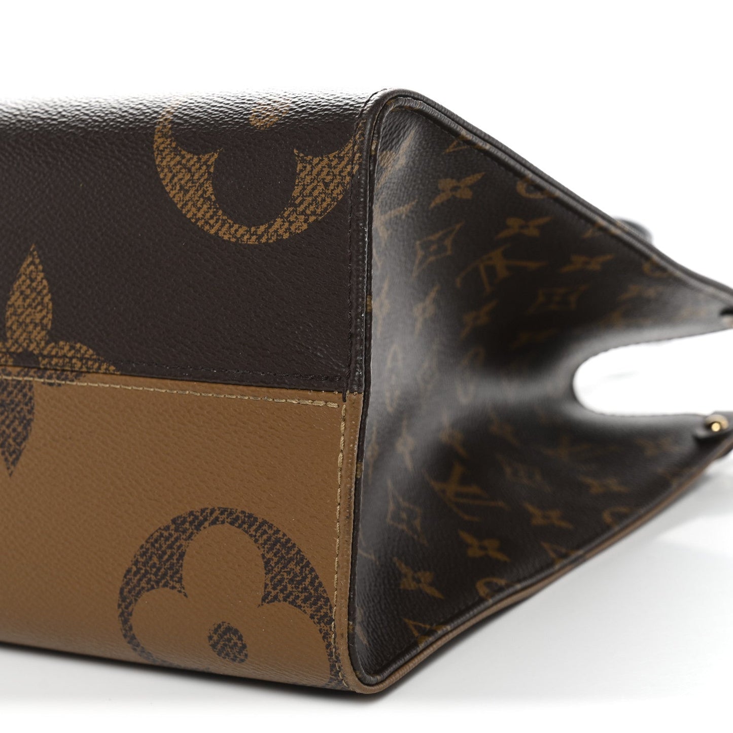 Reverse Monogram Giant Onthego MM