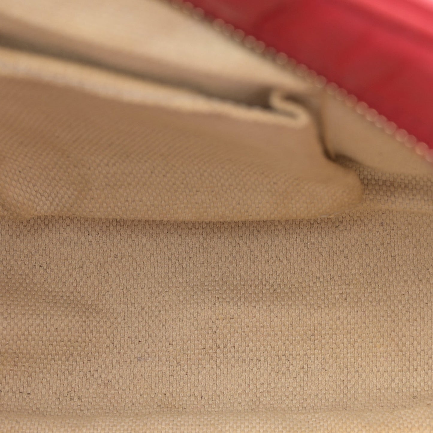 Pebbled Calfskin Small Soho Disco Bag Vibrant Red