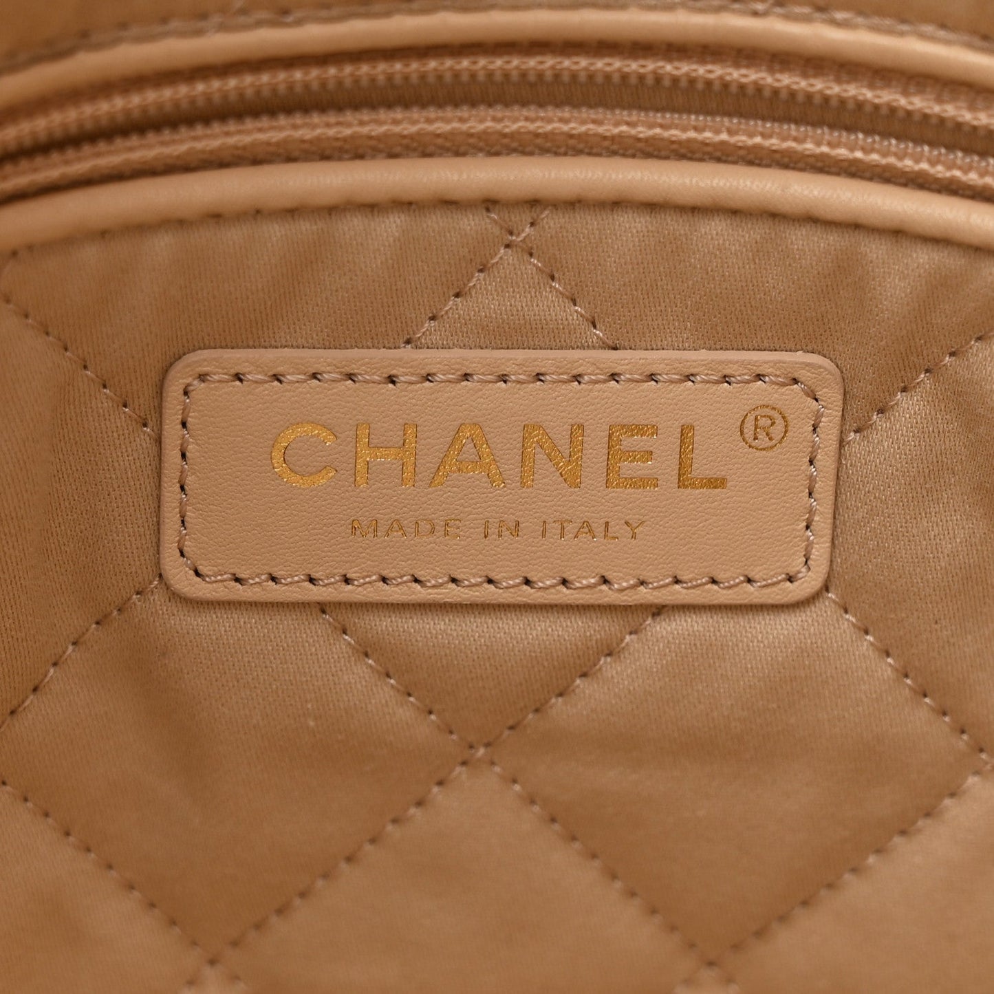 Shiny Calfskin Quilted Small Chanel 22 White