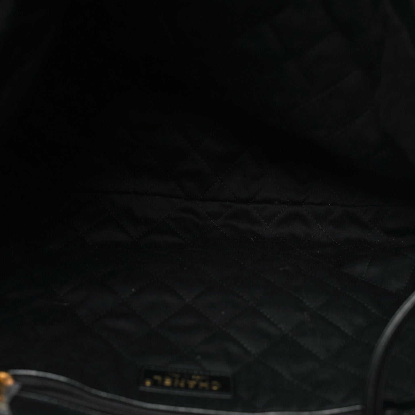 Shiny Calfskin Quilted Chanel 22 Black