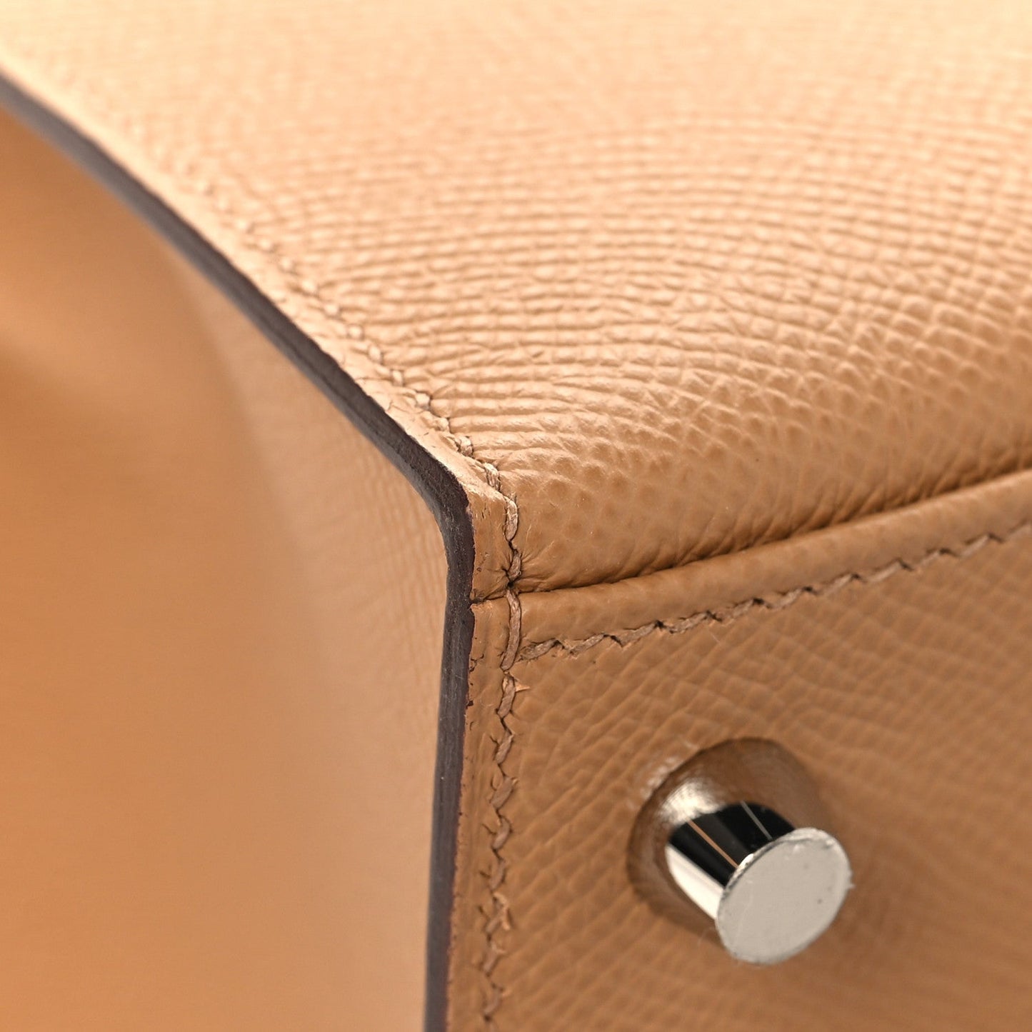 Epsom Kelly Sellier 25 Biscuit