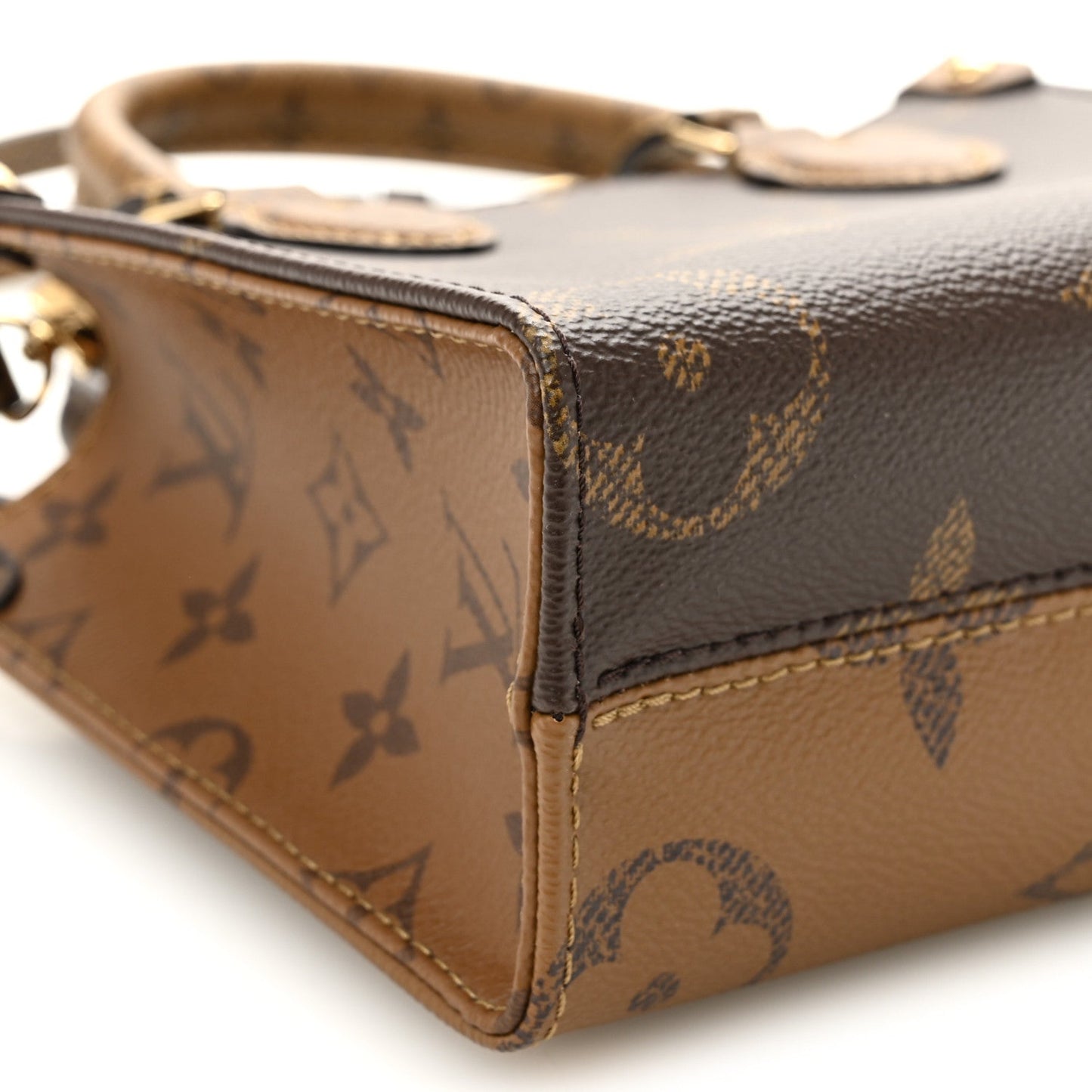 Reverse Monogram Giant Onthego BB