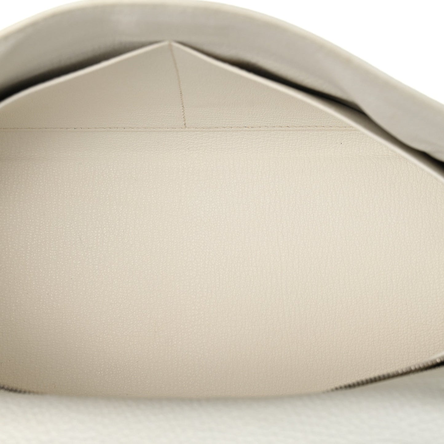 Taurillon Clemence Kelly Retourne 32 White