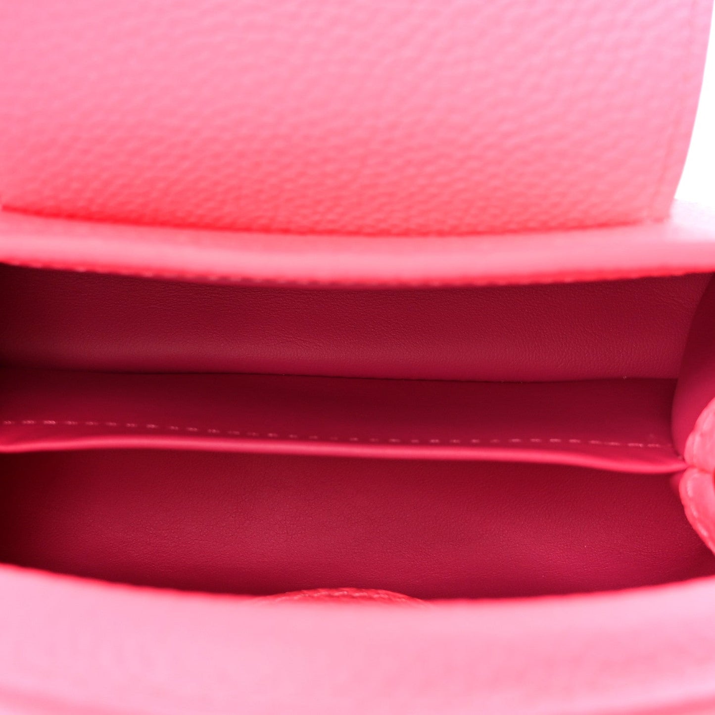 Taurillon Monogram Tuffetage Capucines Mini Fluo Pink