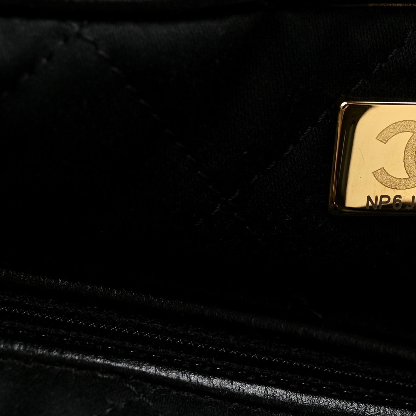 Shiny Calfskin Quilted Small Chanel 22 Black