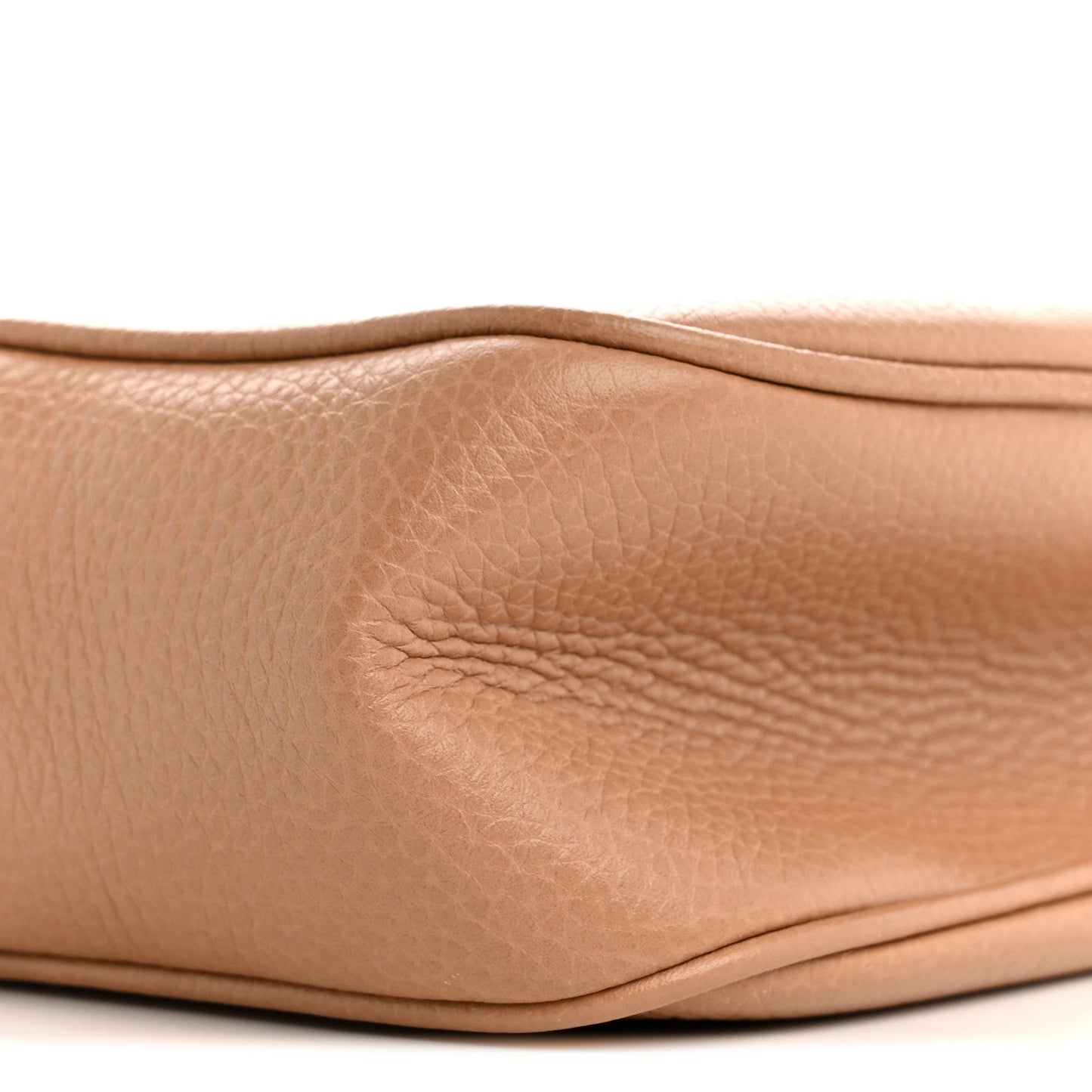 Pebbled Calfskin Small Soho Disco Bag Camelia