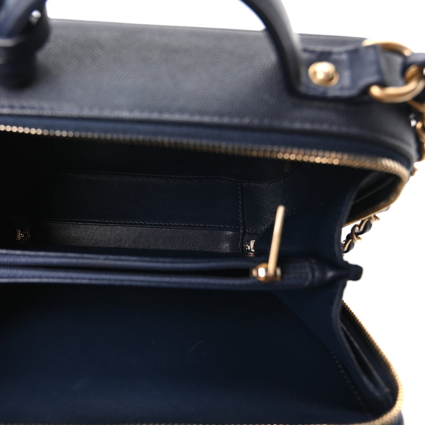Caviar Quilted Medium CC Filigree Vanity Case Navy