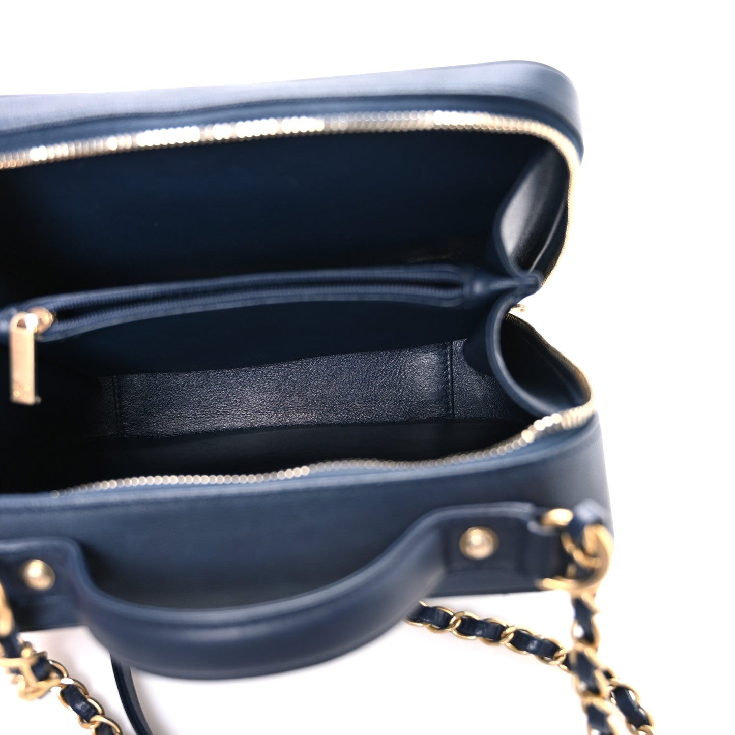 Caviar Quilted Medium CC Filigree Vanity Case Navy