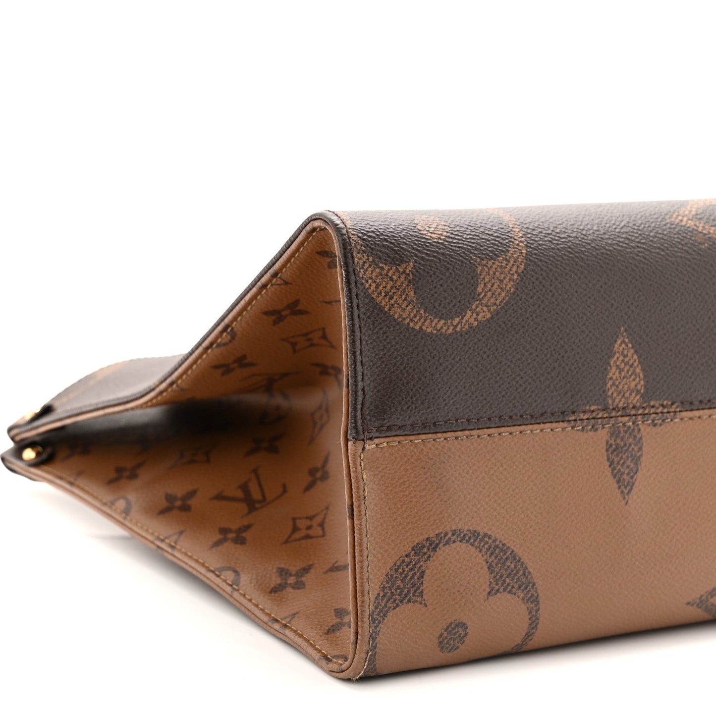 Reverse Monogram Giant Onthego MM