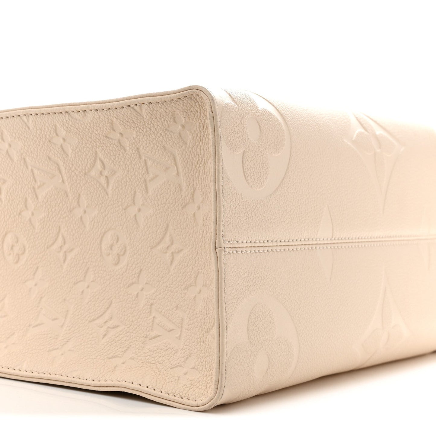 Empreinte Monogram Giant Onthego MM Creme