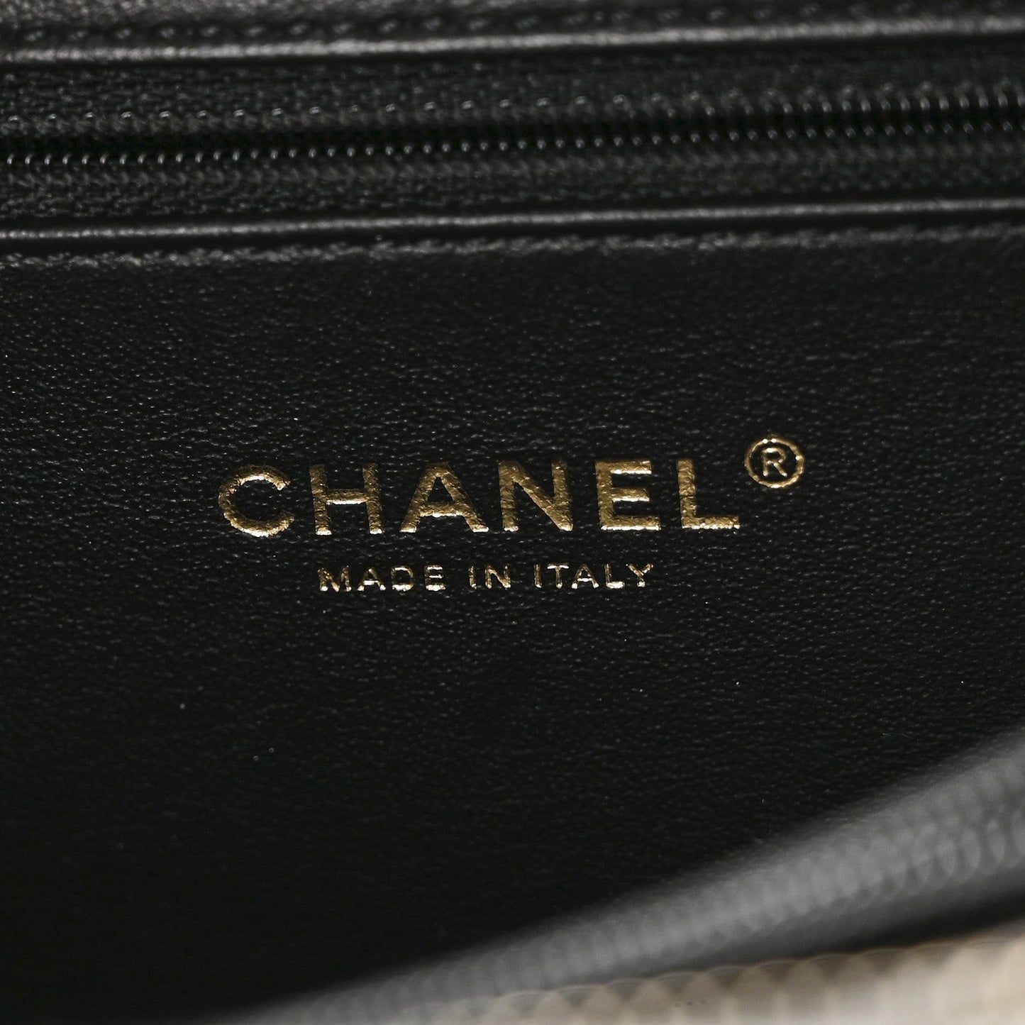 Caviar Quilted Medium CC Filigree Vanity Case Black