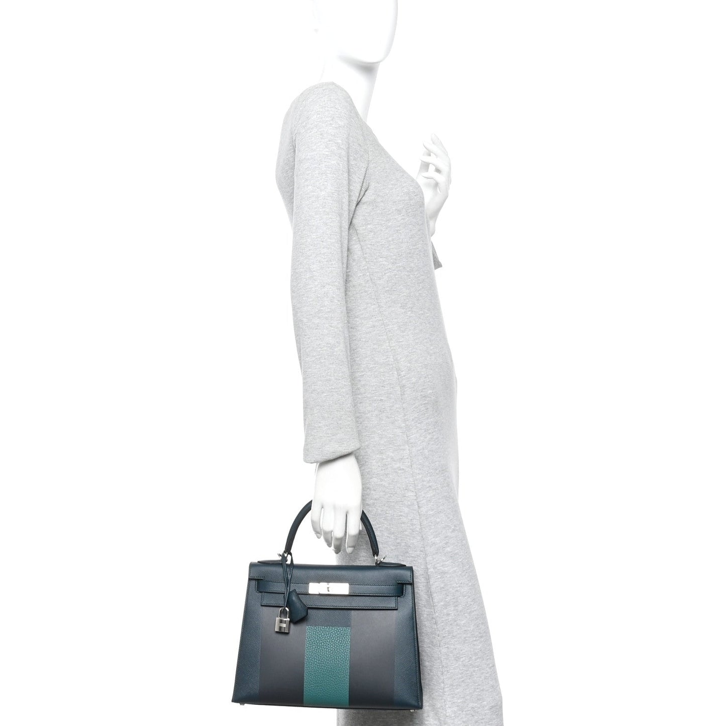 Epsom Sombrero Taurillon Clemence Kellygraphie Lettre H Kelly Sellier 28 Vert Cypress Bleu Obscur Malachite Bleu Encre