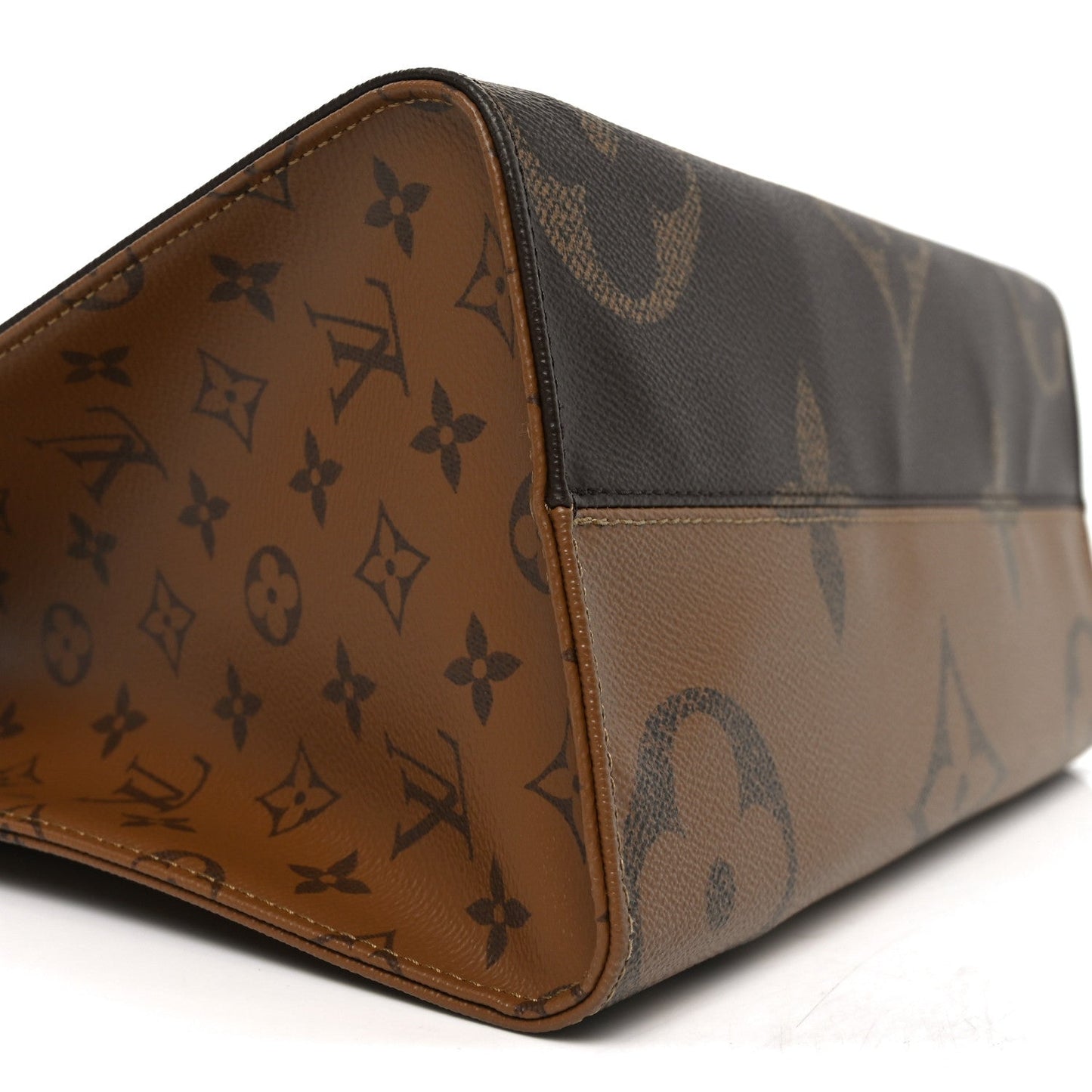 Reverse Monogram Giant Onthego MM
