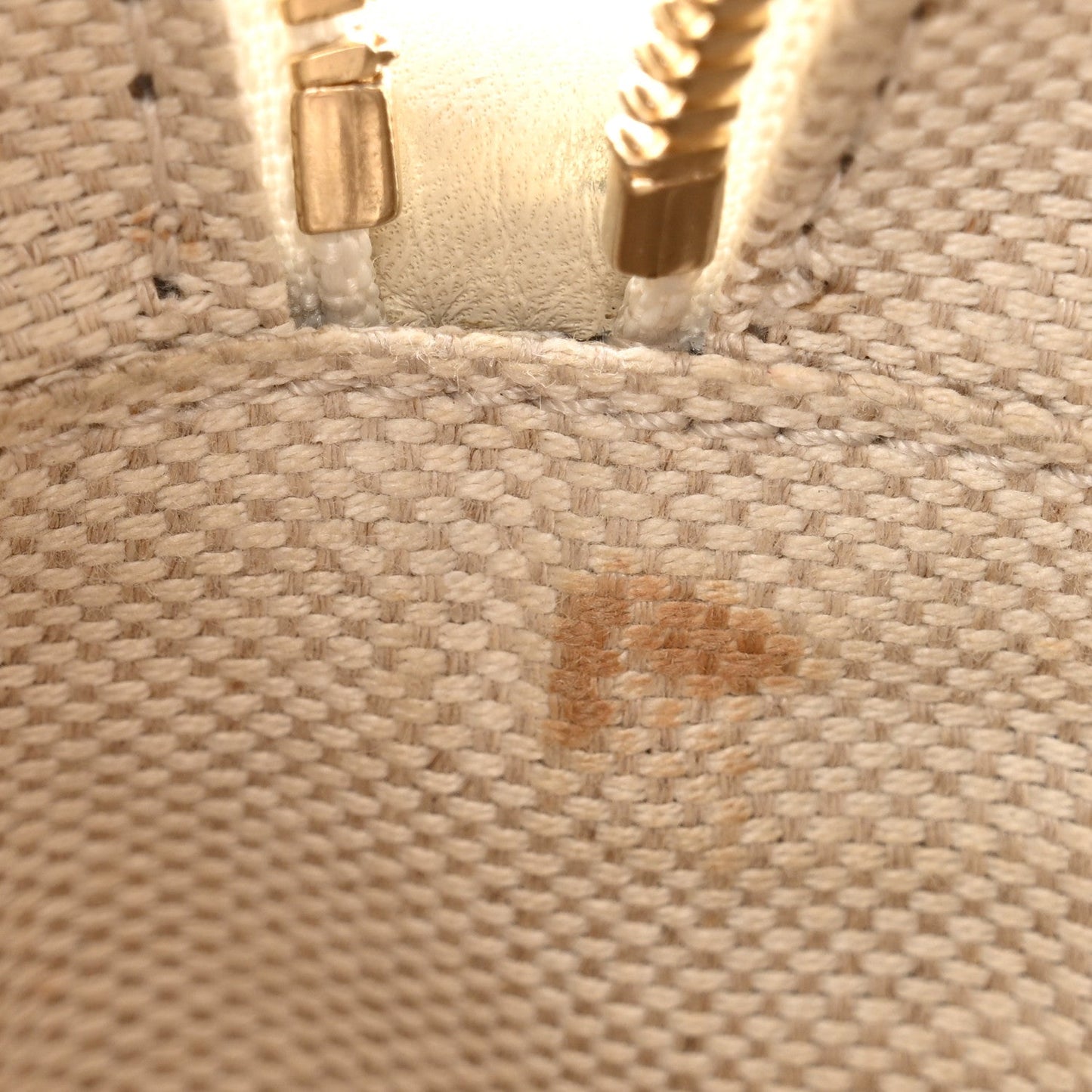 Pebbled Calfskin Small Soho Disco Bag Off White