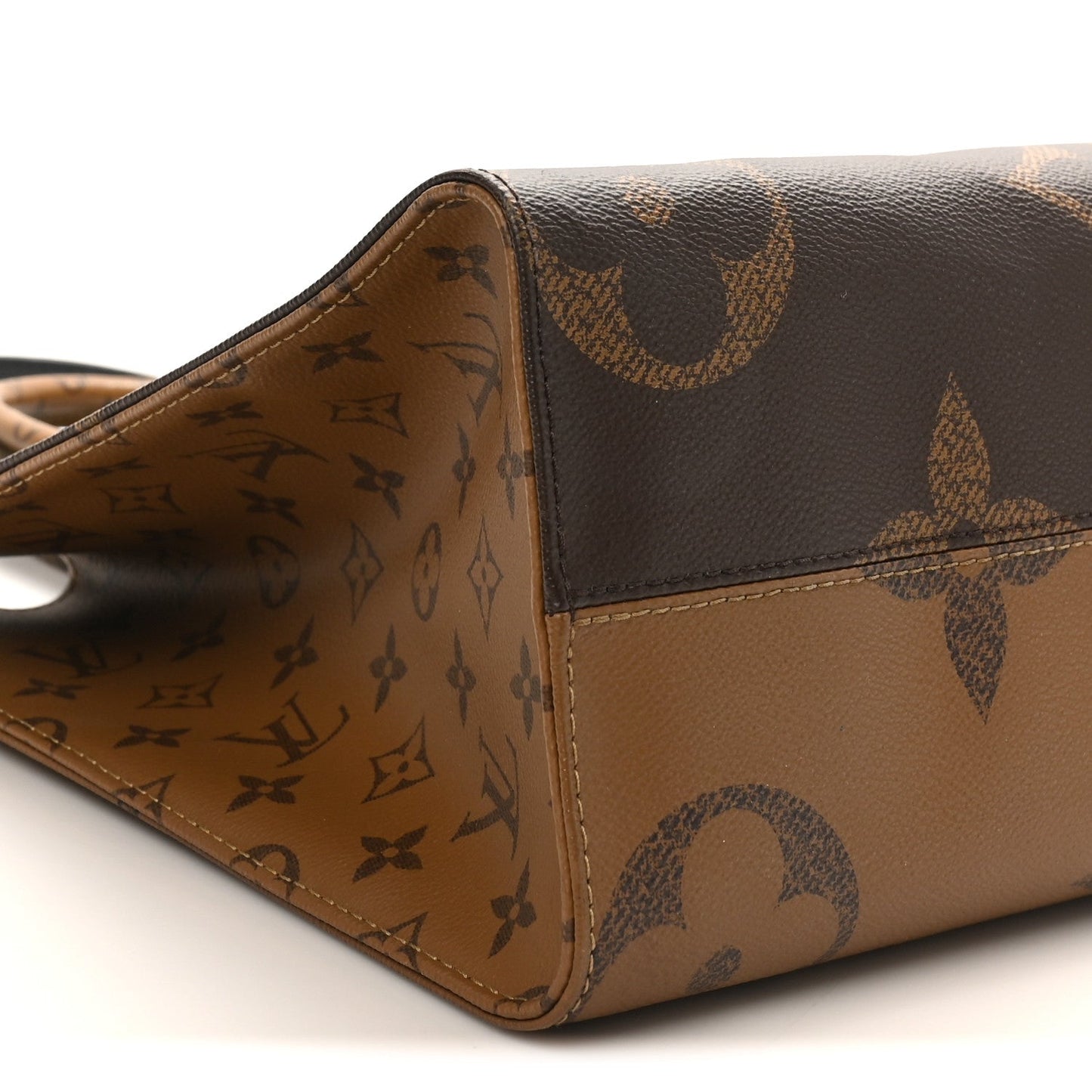 Reverse Monogram Giant Onthego MM