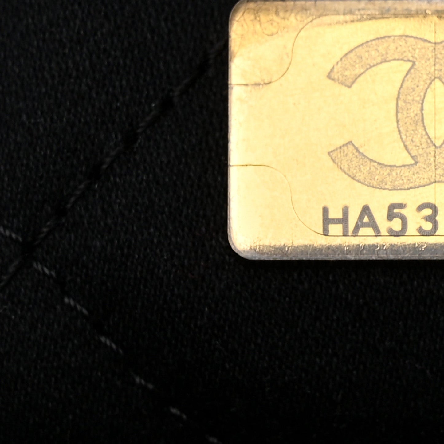 Cashmere Mini Chanel 22 Black White