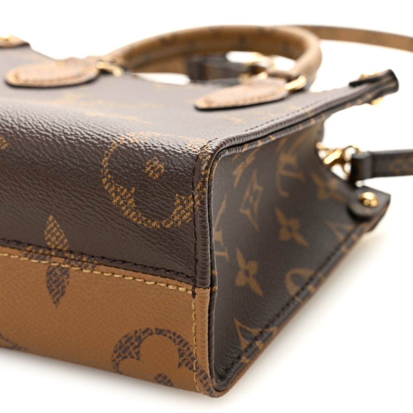 Reverse Monogram Giant Onthego BB