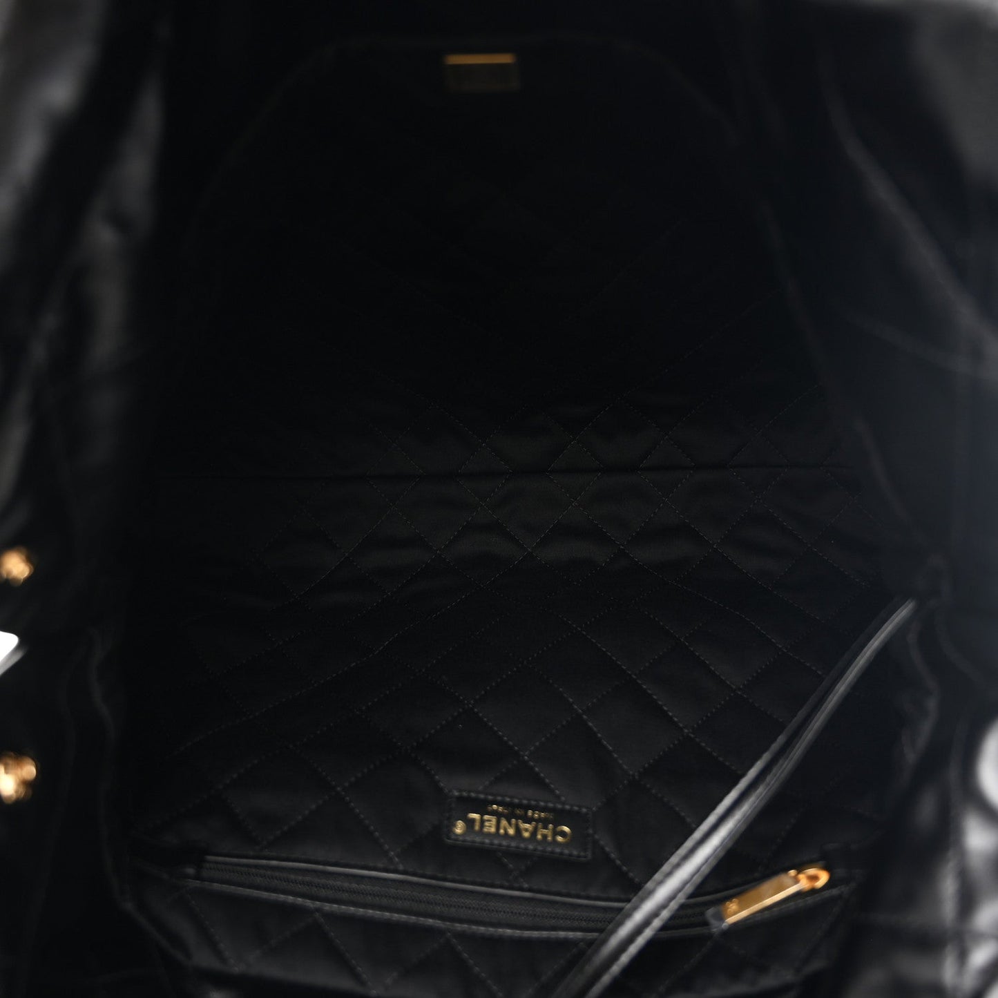 Shiny Calfskin Quilted Chanel 22 Black