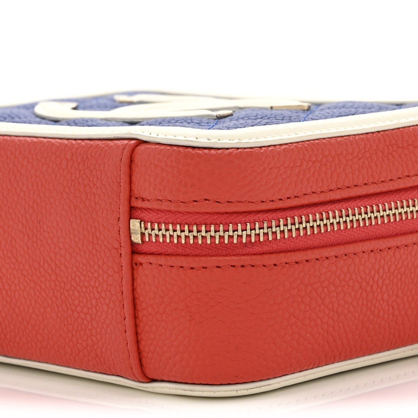 Caviar Quilted Filigree Vanity Clutch With Chain Blue White Red