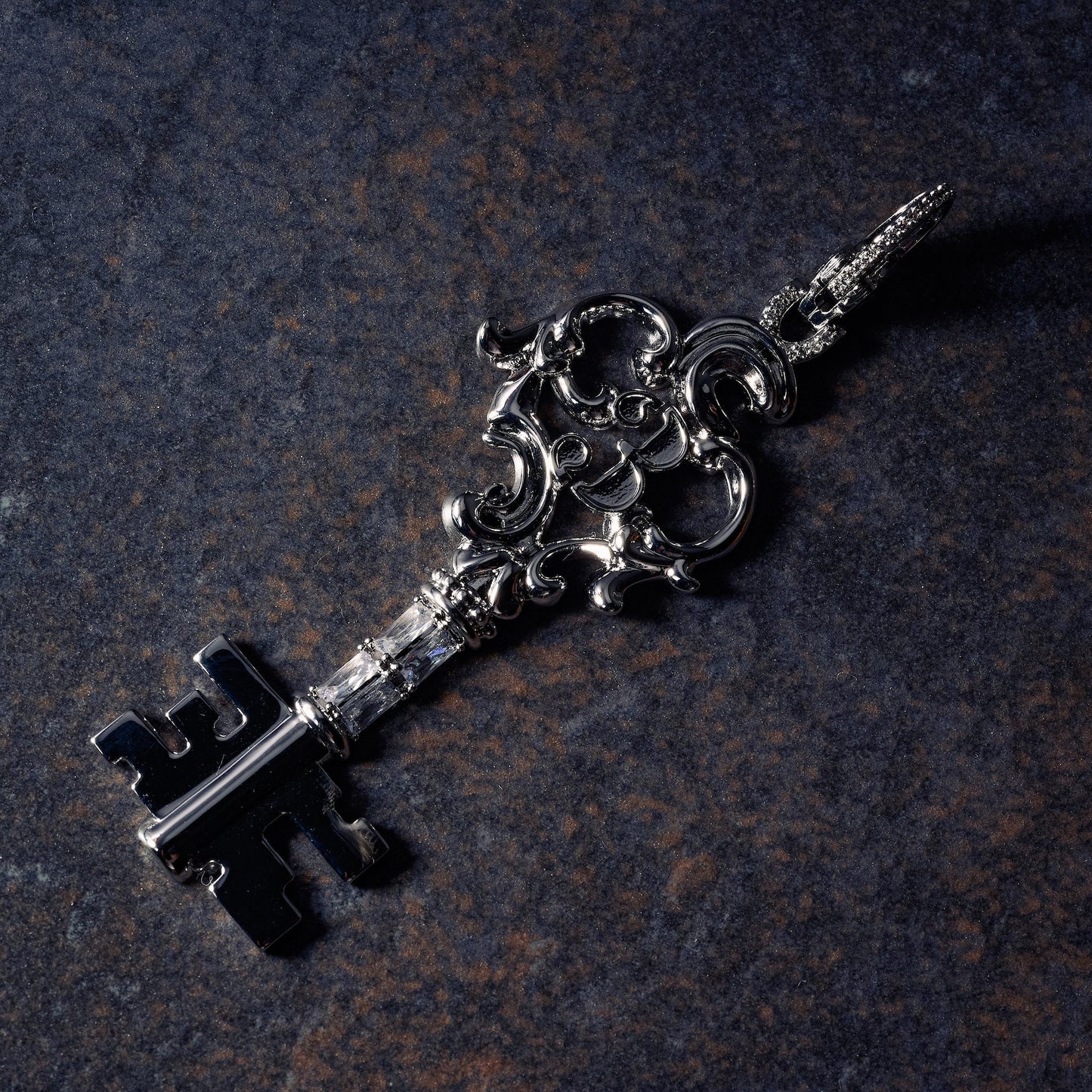 GLD X Bloody Osiris Moissanite Key Clip On in White Gold Vermeil