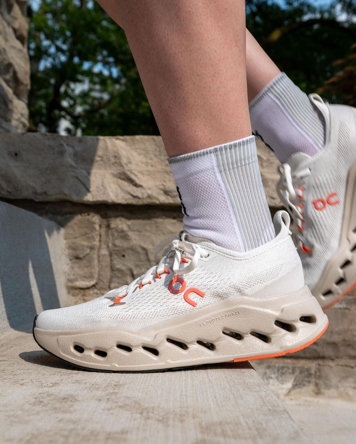On Running Cloudsurfer Max Ivory Salmon