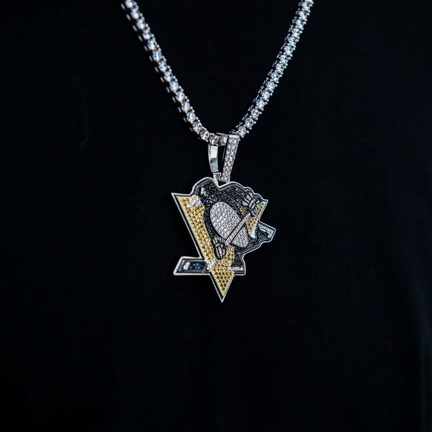 Pittsburgh Penguins Official NHL Logo Pendant in White Gold