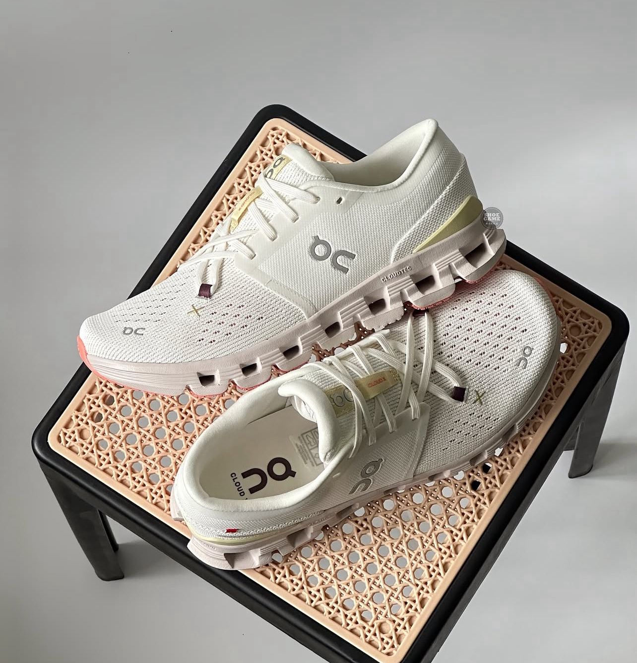 On Cloud X 4 ‘Ivory Sandâ€?