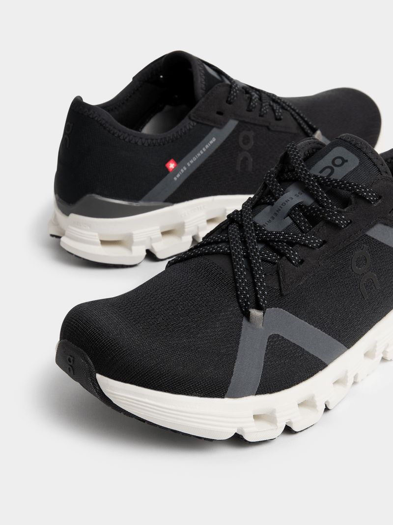 ON Cloud X 4 AD ‘Black and whiteâ€?