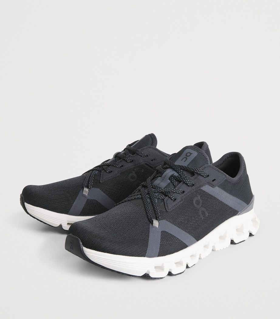 ON Cloud X 4 AD ‘Black and whiteâ€?