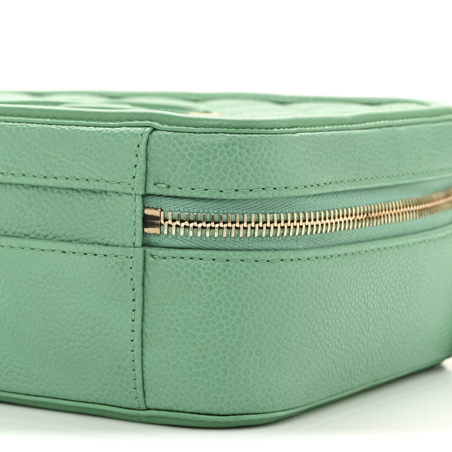 Caviar Quilted Medium CC Filigree Vanity Case Green