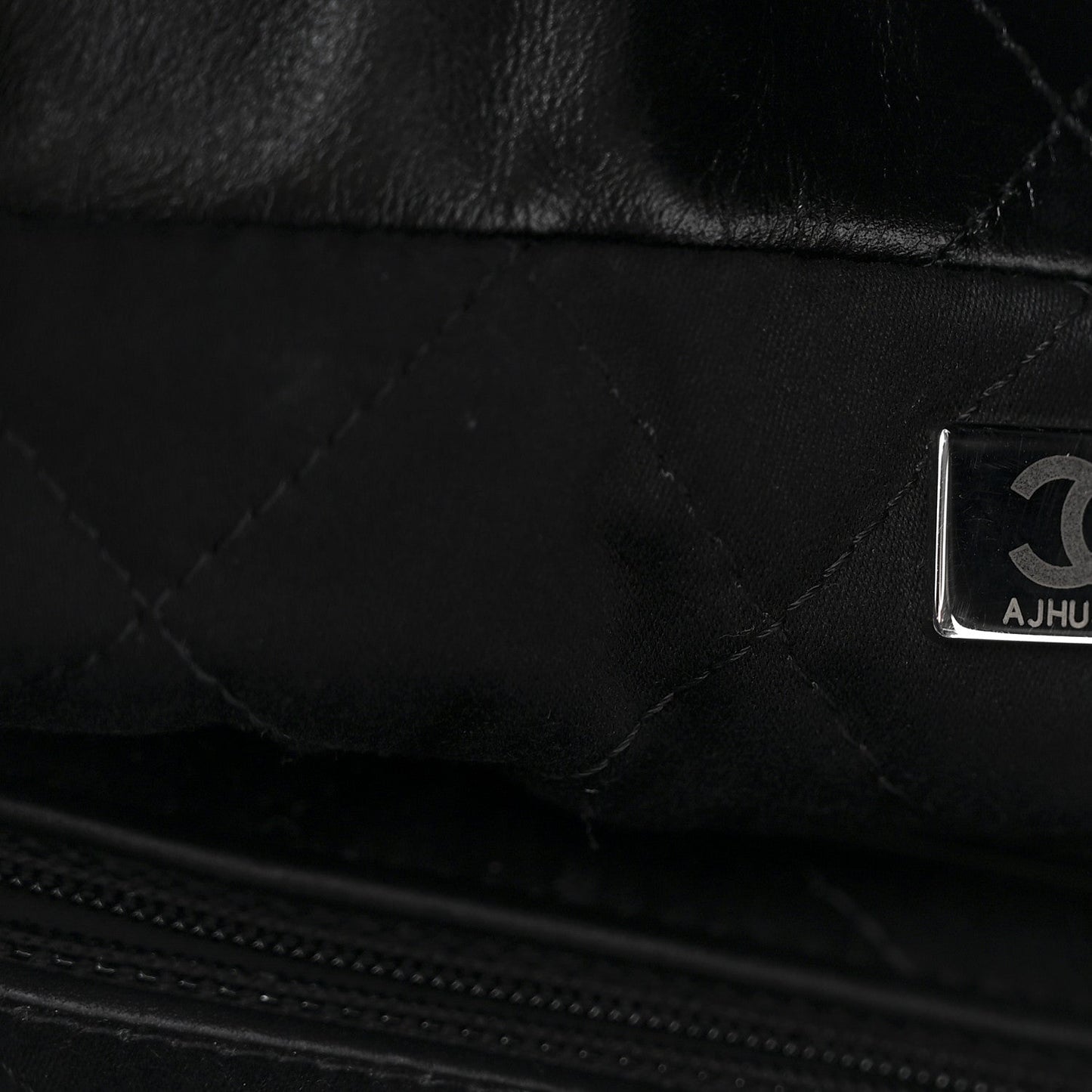 Shiny Calfskin Quilted Chanel 22 Black