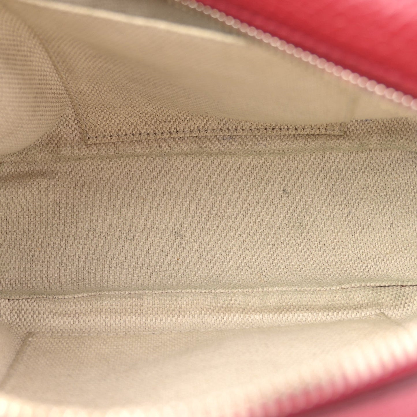 Pebbled Calfskin Small Soho Disco Bag Tabasco Red