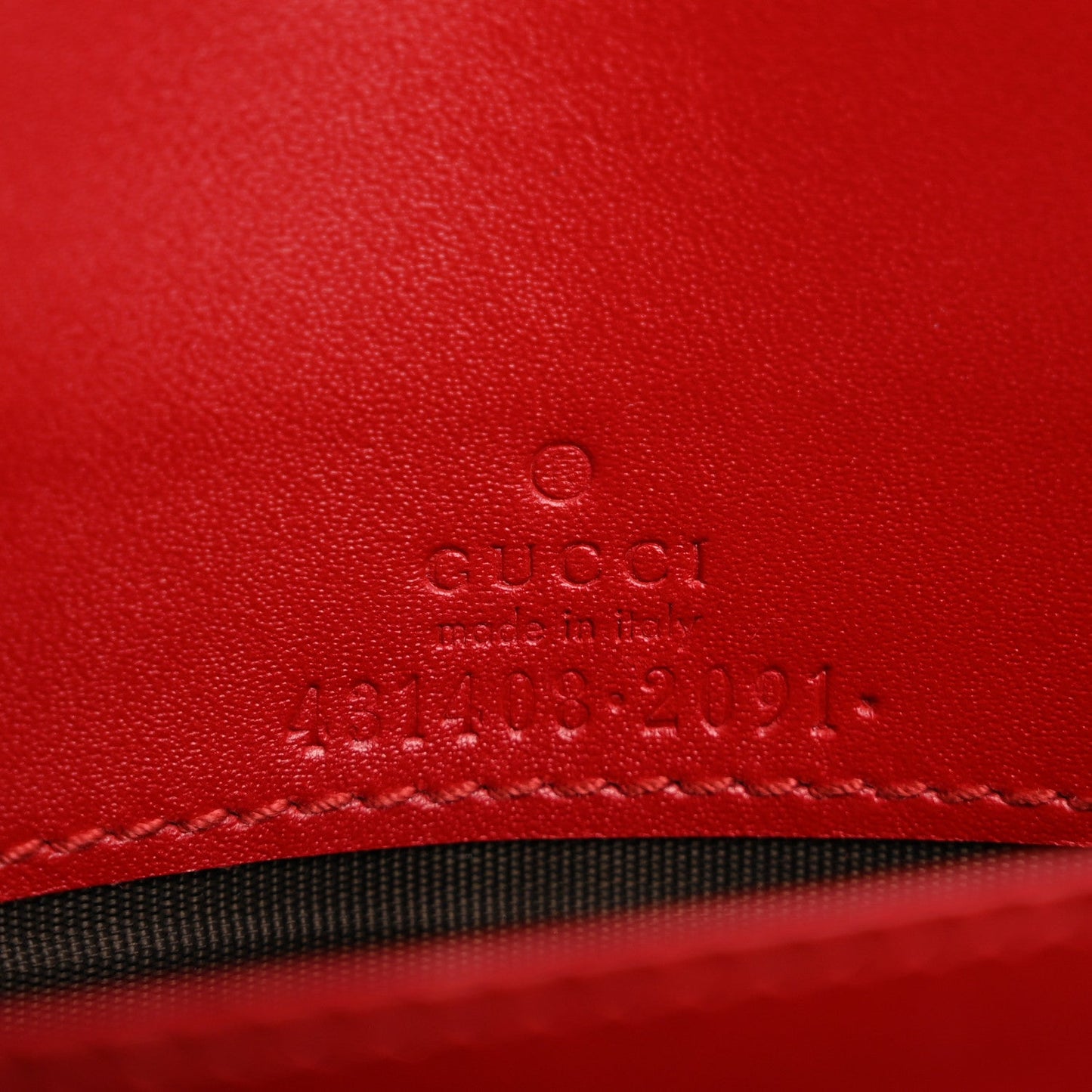 Guccissima Signature Bowy Chain Wallet Hibiscus Red